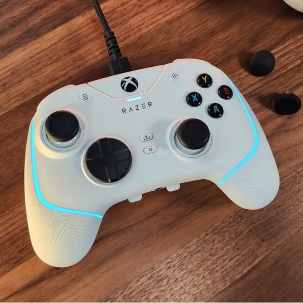 Razer Chroma Wolverine V2 RGB Pro Controller